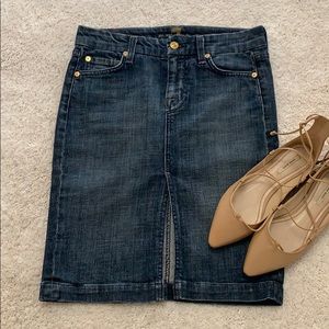 Like new 7 for All Mankind denim skirt in size 25